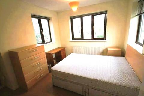 6 bedroom detached house to rent, Available March 2026 - 1 Room - Broadfield Gardens