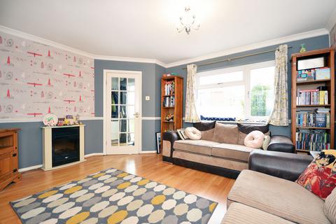 3 bedroom detached house for sale, St. Crispin's Way