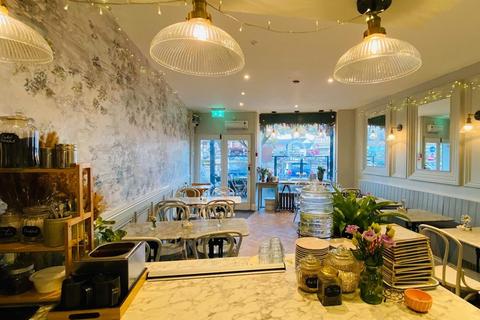 Cafe for sale, Leasehold Café Located in West Bridgford, Nottingham, Nottinghamshire