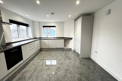 2 bedroom apartment to rent, Kepier Crescent, Durham