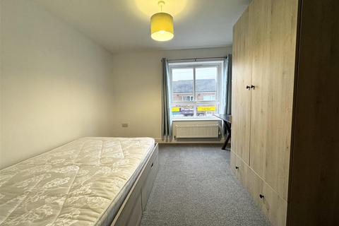 2 bedroom apartment to rent, Kepier Crescent, Durham