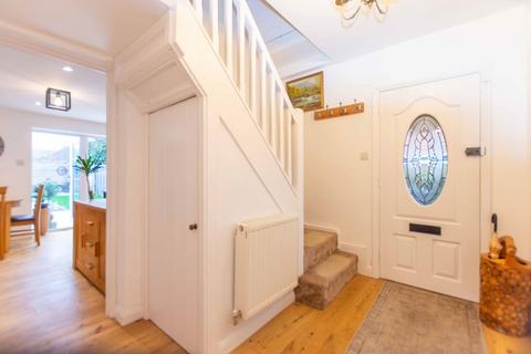 4 bedroom semi-detached house for sale, Bosbury Road, Upper Howsell, Malvern