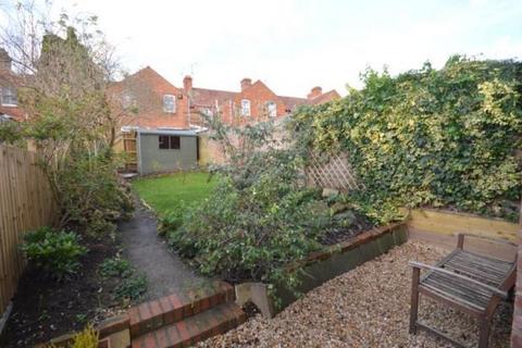 3 bedroom terraced house to rent, Goldcroft, Yeovil BA21