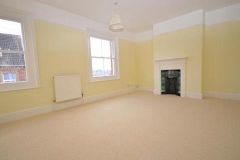 3 bedroom terraced house to rent, Goldcroft, Yeovil BA21