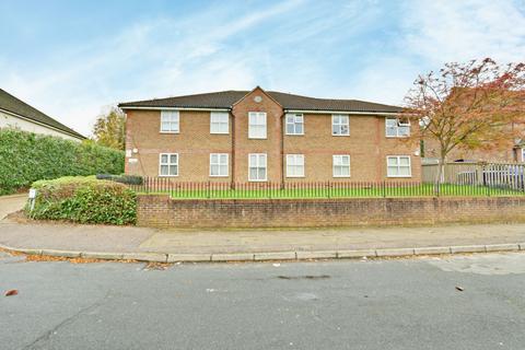 1 bedroom flat for sale, Lockswood Close, Cockfosters EN4