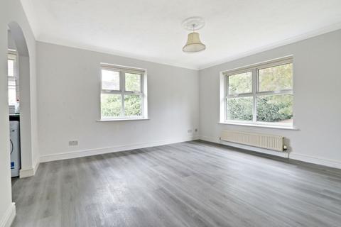 1 bedroom flat for sale, Lockswood Close, Cockfosters EN4