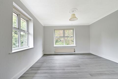 1 bedroom flat for sale, Lockswood Close, Cockfosters EN4