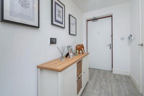 1 bedroom flat for sale, 16 Thames Reach, London SE28