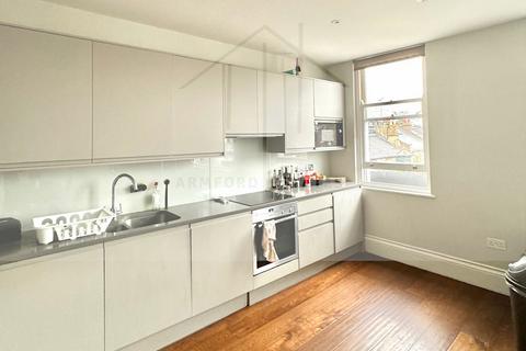 2 bedroom flat to rent, Thornfield Road, London W12