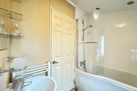 2 bedroom lodge for sale,  Nr Battle, St Leonards on Sea TN37