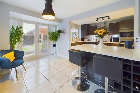 3 bedroom end of terrace house for sale, Oswalds Close, Longford, Gloucester