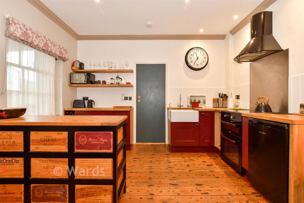Kitchen/ Living Area