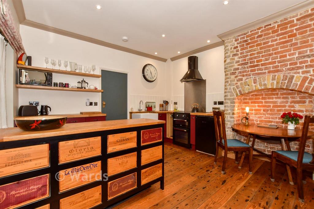 Kitchen/ Living Area