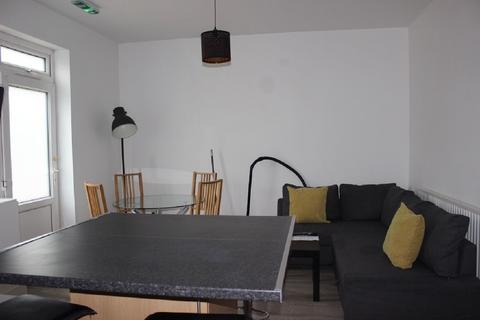 5 bedroom flat to rent, Nottingham NG7