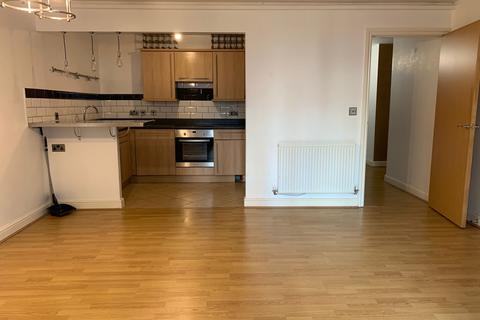 2 bedroom flat to rent, Lingard Avenue, London NW9