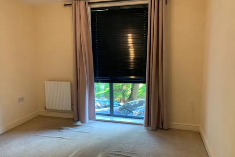 2 bedroom flat to rent, Lingard Avenue, London NW9