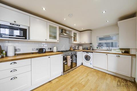 163 Simms Road, London, SE1 5QJ