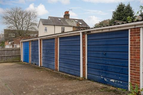 undefined, Willis Close, Epsom KT18