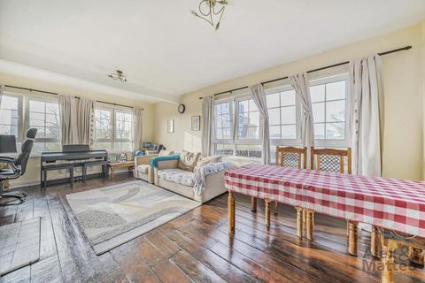 2 bedroom flat for sale, Hythe House, Rotherhithe Village, SE16