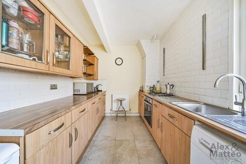 2 bedroom flat for sale, Hythe House, Rotherhithe Village, SE16