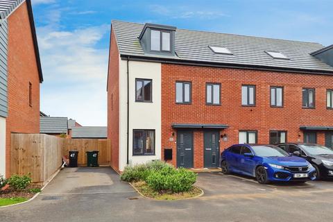 3 bedroom semi-detached house to rent, Blackbrook Road, Hilton, Derby