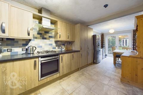 4 bedroom detached house for sale, Melton Road, Wymondham