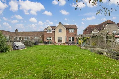 4 bedroom detached house for sale, Abberton Road, Layer-de-la-Haye, Colchester, CO2