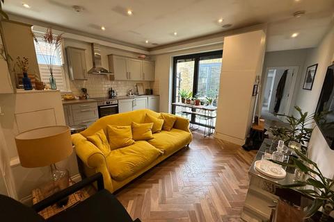 1 bedroom maisonette to rent, Simkins Close, SW2