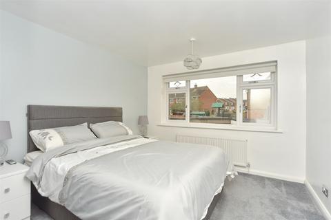 3 bedroom terraced house for sale, Nottingham Walk, Rochester, Kent