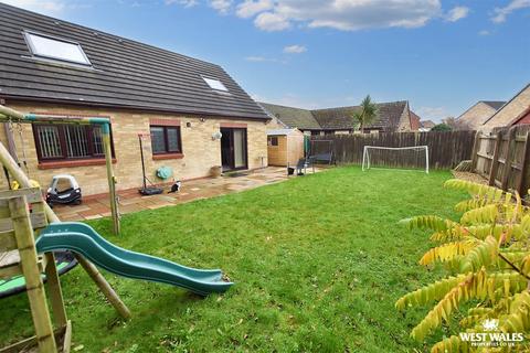 3 bedroom detached bungalow for sale, Redhill Park, Haverfordwest