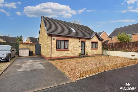 3 bedroom detached bungalow for sale, Redhill Park, Haverfordwest