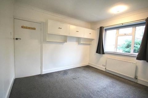 4 bedroom semi-detached house to rent, EASTCOTE AVENUE, GREENFORD, UB6 0NR