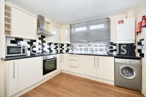 3 bedroom maisonette to rent, Glengarnock Avenue, London E14