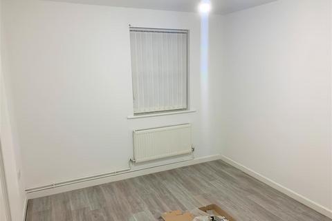 2 bedroom apartment to rent, Francine Close, Liverpool, Merseyside