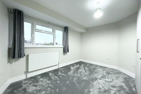 4 bedroom apartment to rent, Gunnersbury Lane, London W3