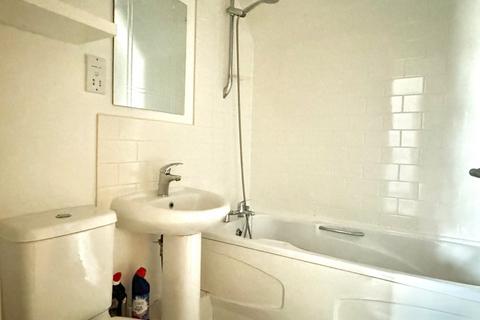 1 bedroom apartment for sale, Sandgate High Street, Folkestone CT20