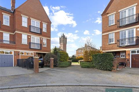 4 bedroom end of terrace house for sale, Brandesbury Square, Greater London IG8