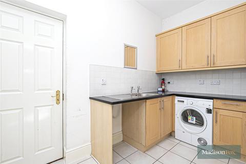 4 bedroom end of terrace house for sale, Brandesbury Square, Greater London IG8