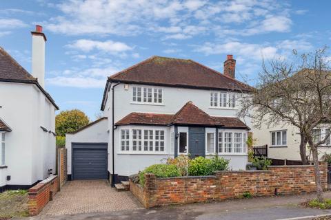 4 bedroom detached house for sale, Bournehall Avenue, Bushey