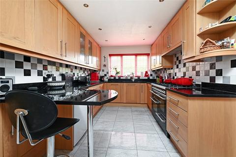 4 bedroom house for sale, McNaughton Close, Hampshire GU14