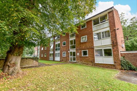 2 bedroom flat for sale, Chenies Court, Hemel Hempstead HP2