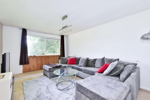 2 bedroom flat for sale, Chenies Court, Hemel Hempstead HP2