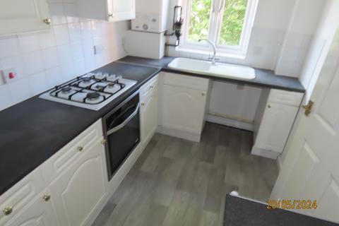 2 bedroom flat to rent, Ashley Road, Poole BH14