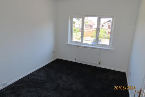 2 bedroom flat to rent, Ashley Road, Poole BH14