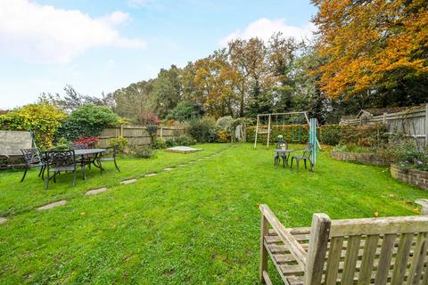 10 Dagden Road, Shalford, Guildford, GU4 8DD