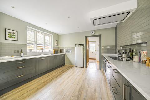 10 Dagden Road, Shalford, Guildford, GU4 8DD