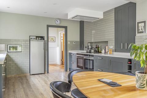 10 Dagden Road, Shalford, Guildford, GU4 8DD