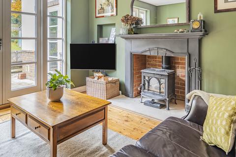 10 Dagden Road, Shalford, Guildford, GU4 8DD