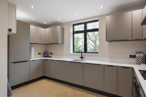 3 bedroom apartment for sale, London N3