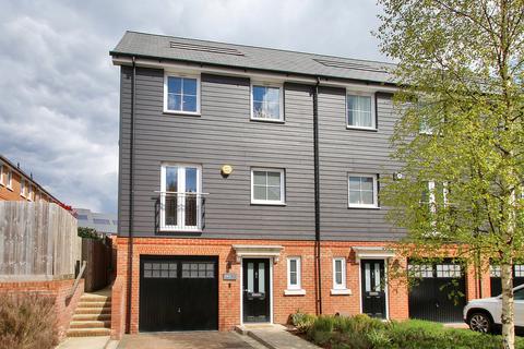 4 bedroom end of terrace house for sale, Yew Tree Road, Dunton Green , Sevenoaks, TN14